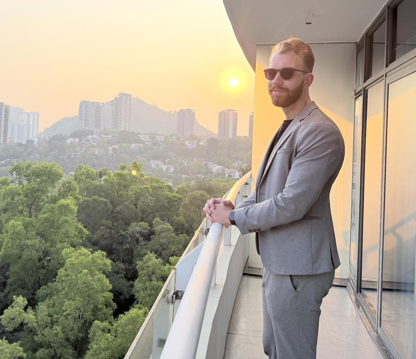 Luuk Waterschoot overlooking the city at sunset